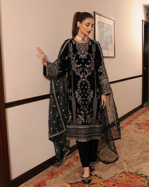 New DESIGNER HEAVY NATURAL CREAP EMBROIDERED SEQUENCE WORK WITH FANCY TOP-PENT DUPATTA SET