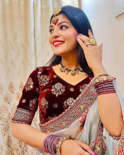 New PRESENTING A SUPER HIT DESIGNER BEAUTIFUL SAREE