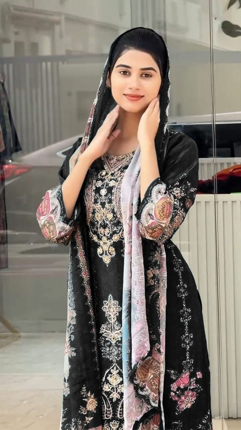 NEW LAUNCHING SUPERHIT PAKISTAN SUIT