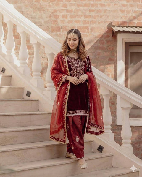 New DESIGNER WEAR KURTA SALWAAR PAIR WITH SEQUENCE EMBROIDERY WORK Dress
