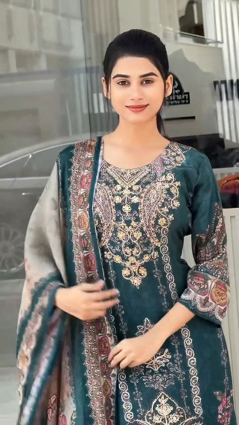 NEW LAUNCHING SUPERHIT PAKISTAN SUIT