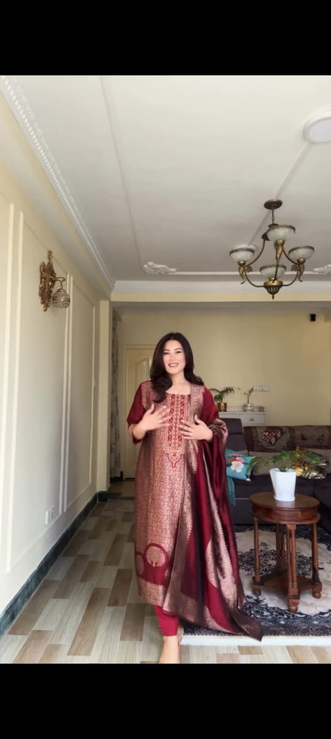 New Beautifulhand zari wiving Jequard pure Banarasi Suit Set