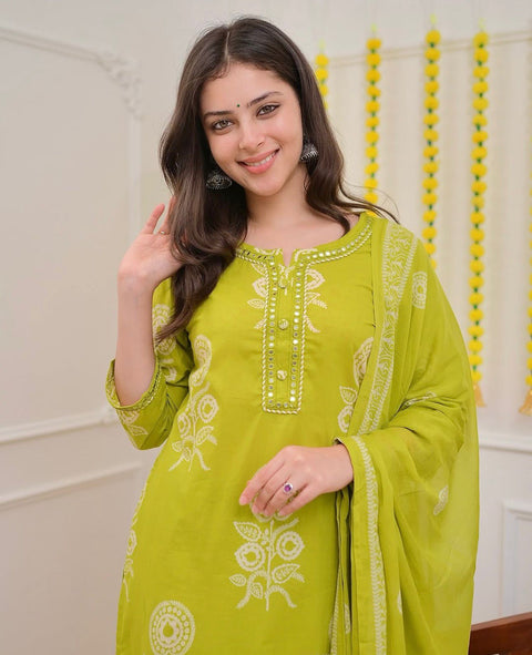 New Beautiful Heavy quality cotton Fabric designer festive wear straight style kurti with pattern pant