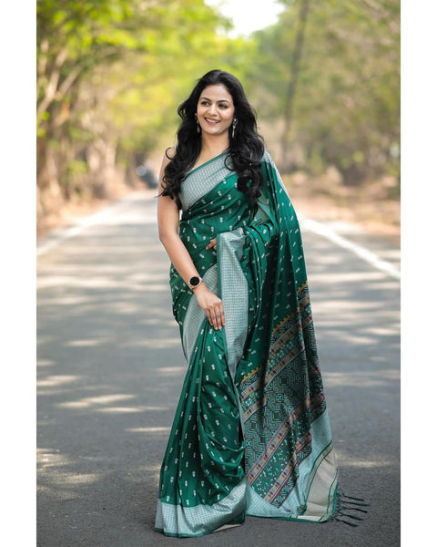 New gorgeous Solid Jacquard weave  perfect look Banarasi Soft Silk Saree