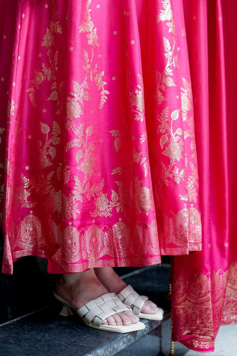NEW ARRIVALSbeautiful hand-worked neckline & Banarasi zariAnarkali style