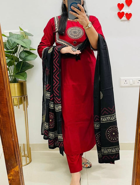 New beautifully decorated with handwork weaving and prints Heavy Cotton Suit Set