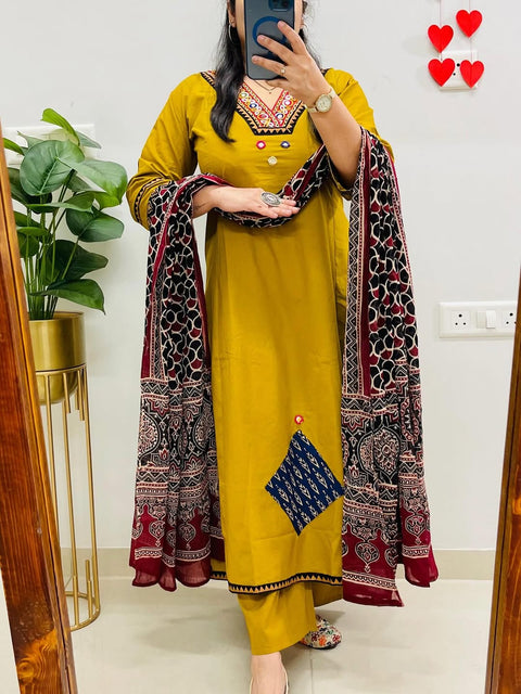 New Beautiful MUSLIN RAYON SLUB PAIR OF TOP-BOTTOM & DUPATTA