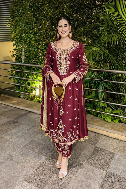 New BEAUTIFUL EMBROIDERY SEQUENCE WORKPRESENTING 3 PIECE STYLISH KURTI, PLAZOO AND DUPATTA