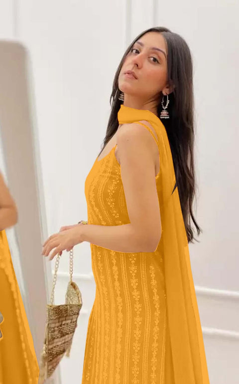 New Beautiful suit sets in Embellishedgeorgette suit set Top pent with dupatta