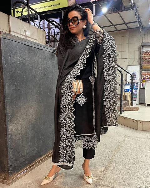 New Beautiful embroidery work  Ari WorkCreap kurti with pant