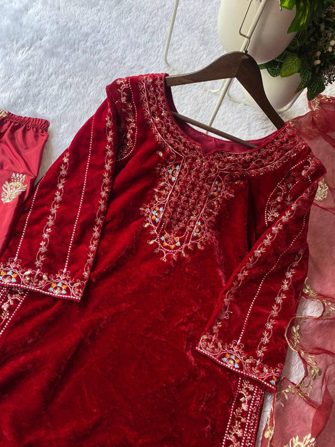 New DESIGNER WEAR KURTA SALWAAR PAIR WITH SEQUENCE EMBROIDERY WORK Dress