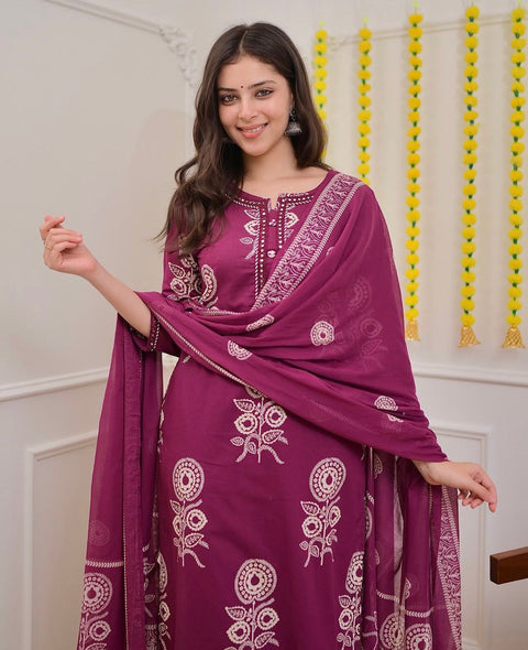 New Beautiful Heavy quality cotton Fabric designer festive wear straight style kurti with pattern pant