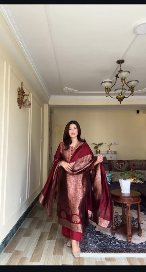 New Beautifulhand zari wiving Jequard pure Banarasi Suit Set