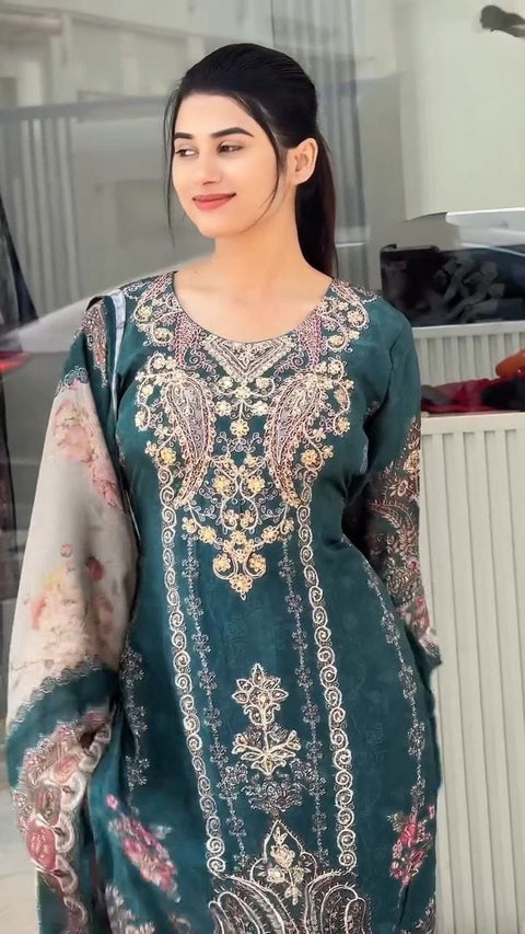 NEW LAUNCHING SUPERHIT PAKISTAN SUIT