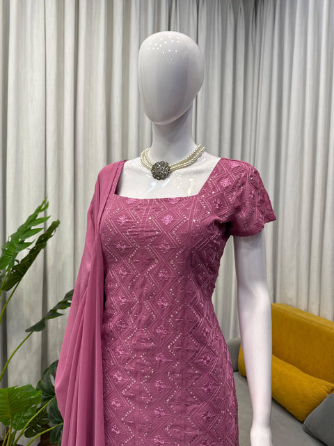 New Crafted in Classy Tones with Premium Fabric & Detailing kurti with duppta