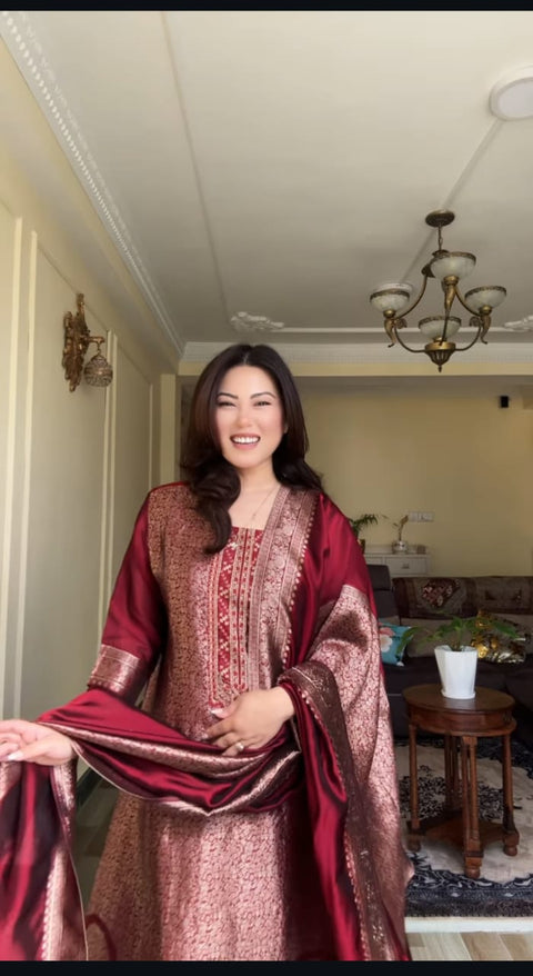New Beautifulhand zari wiving Jequard pure Banarasi Suit Set