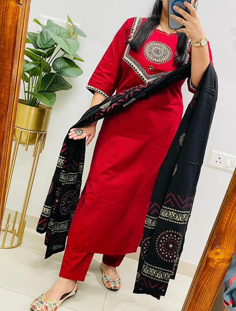 New beautifully decorated with handwork weaving and prints Heavy Cotton Suit Set