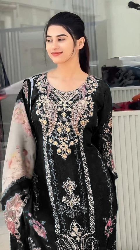NEW LAUNCHING SUPERHIT PAKISTAN SUIT