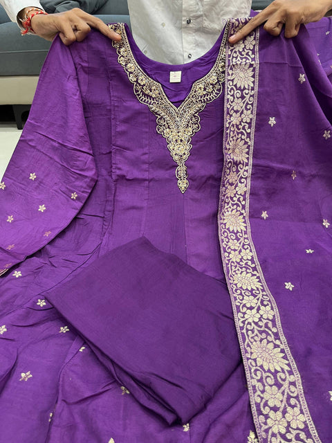 NEW ARRIVALSbeautiful hand-worked neckline & Banarasi zariAnarkali style