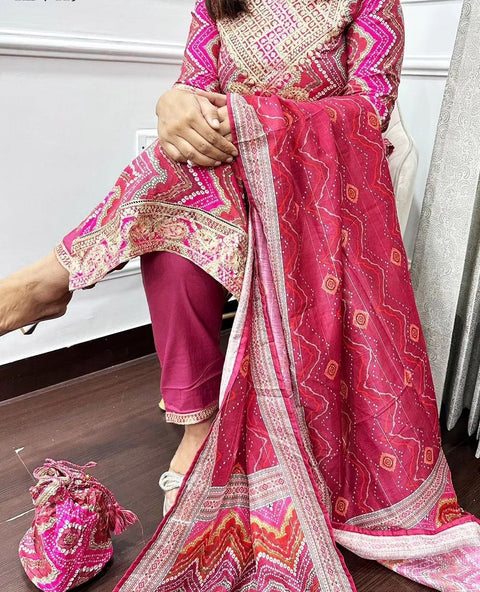 New Premium  printed kurti with pant and malmal full Dupatta