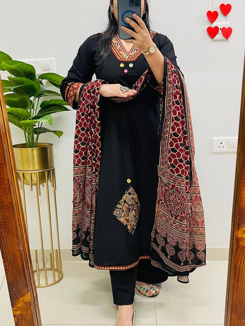 New Beautiful MUSLIN RAYON SLUB PAIR OF TOP-BOTTOM & DUPATTA